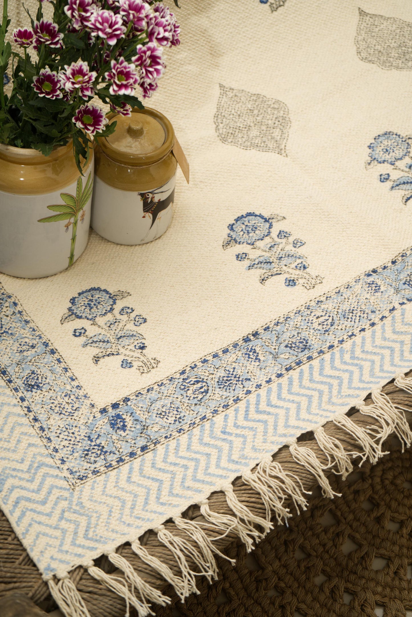 Neela ambar Floor rug - Medium