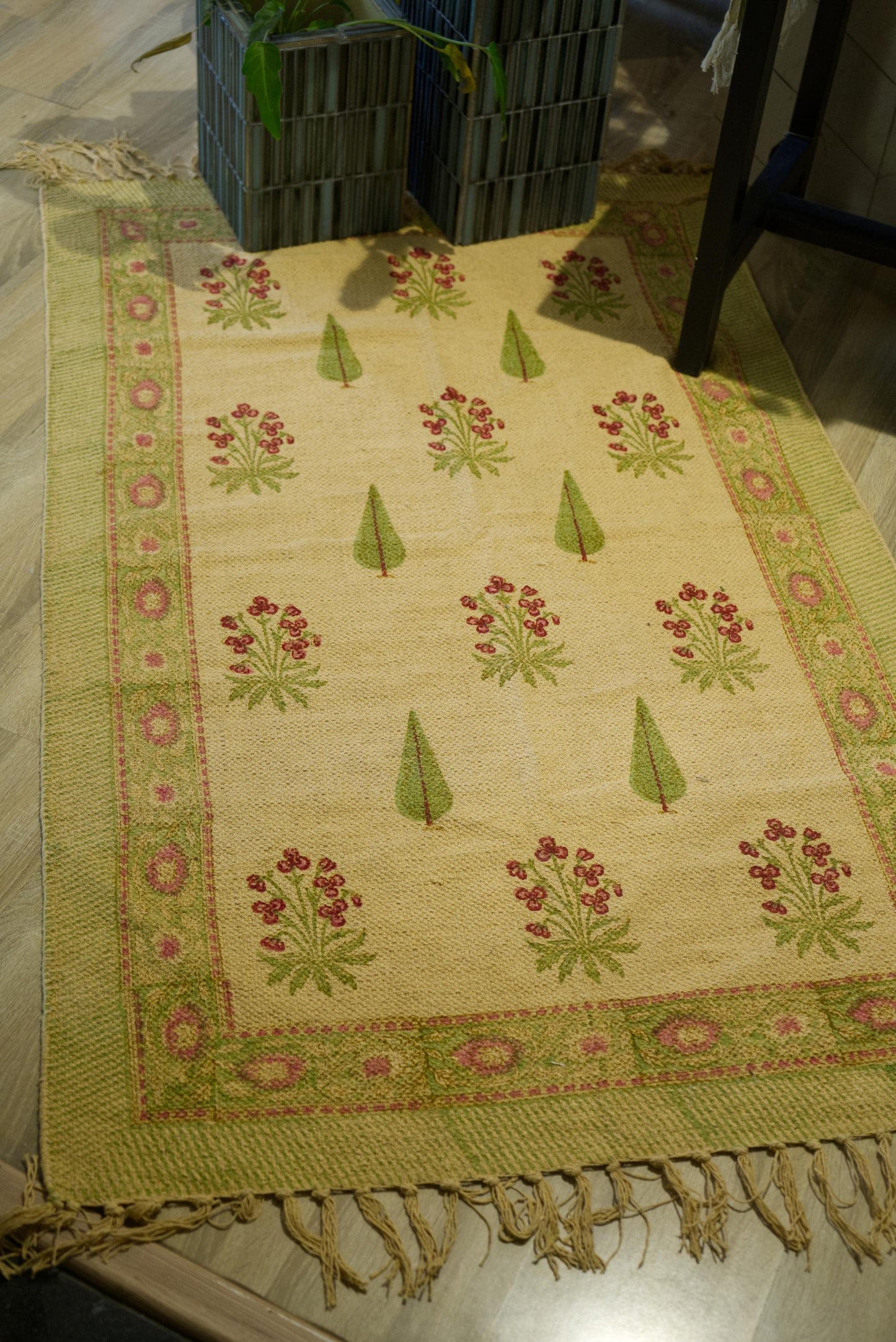 Beige Sadabahaar Floor rug - small