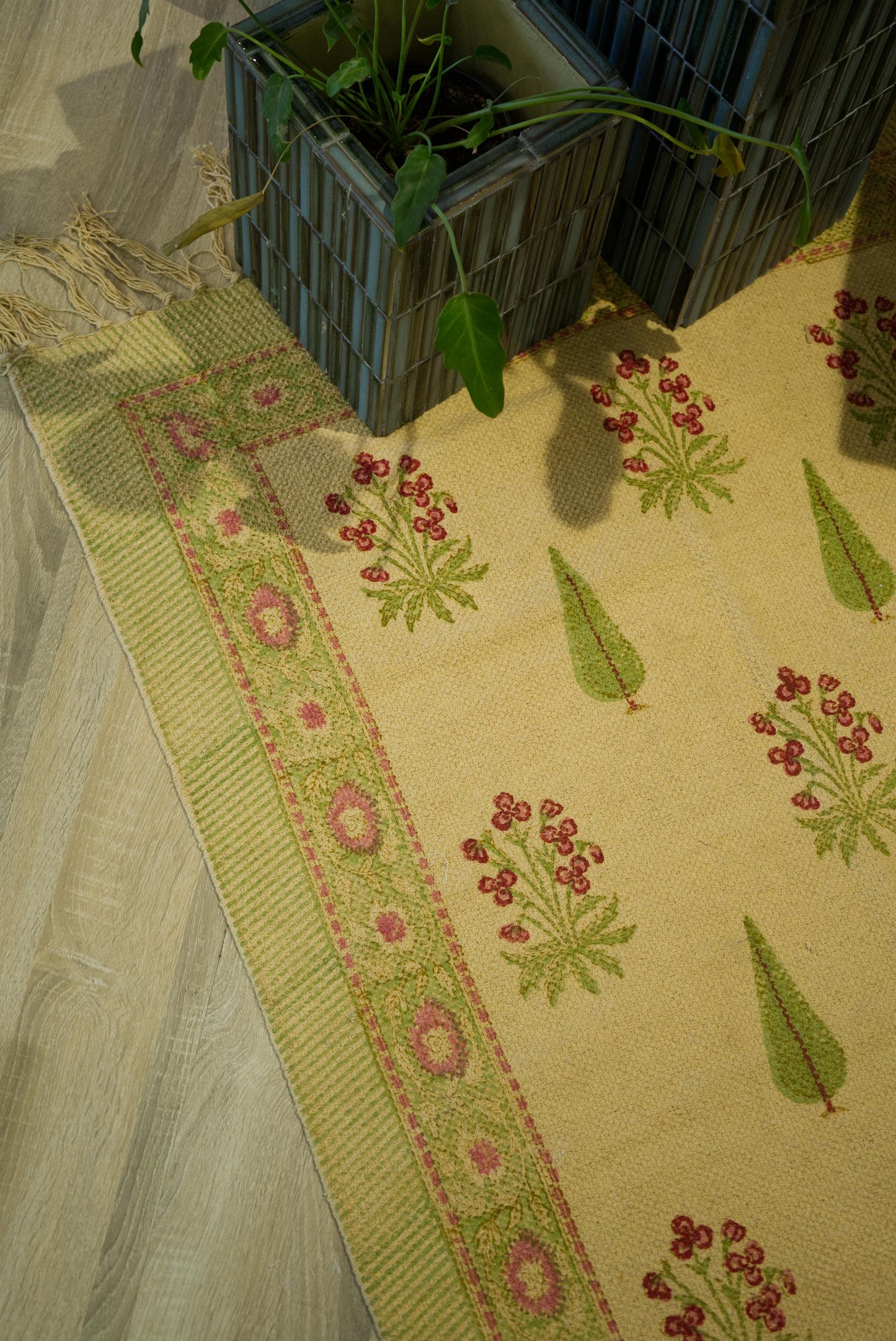 Beige Sadabahaar Floor rug - small