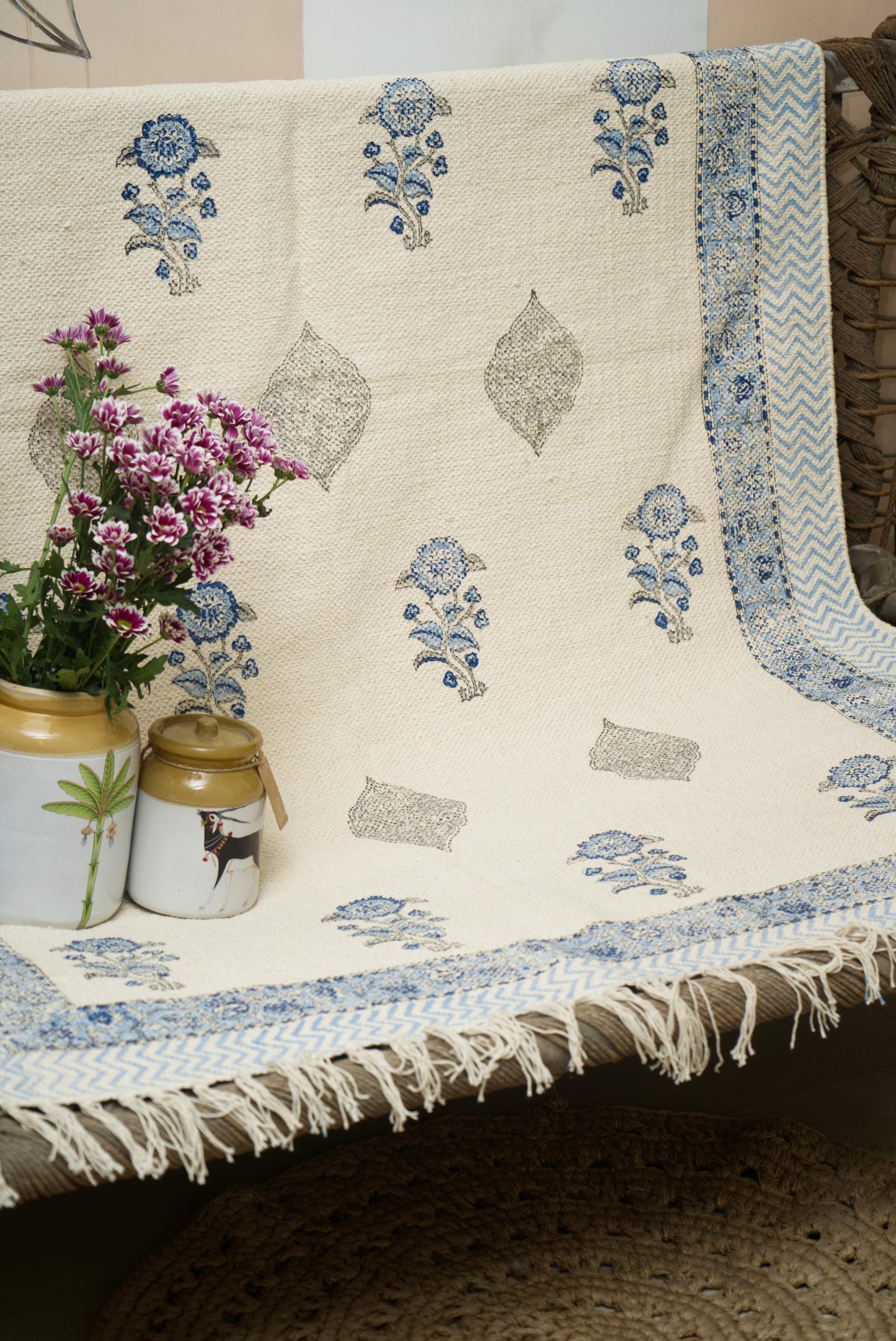 Neela ambar Floor rug - Medium