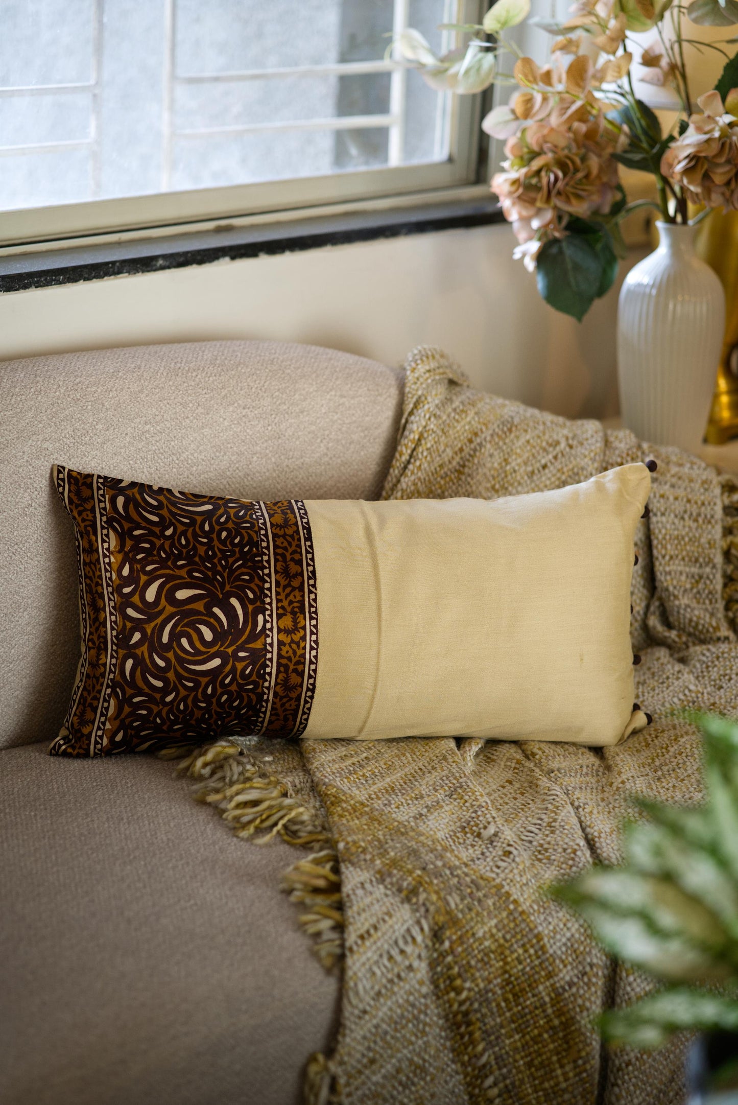 The brown regal cushion
