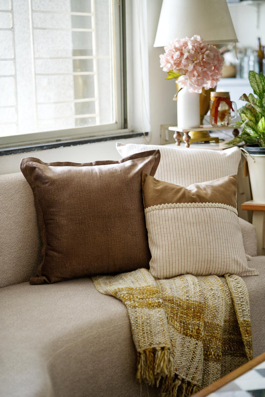The Cocoa and cream Cushion set