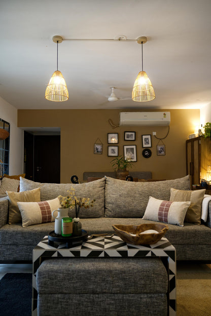 The Oak and Linen Cushion set