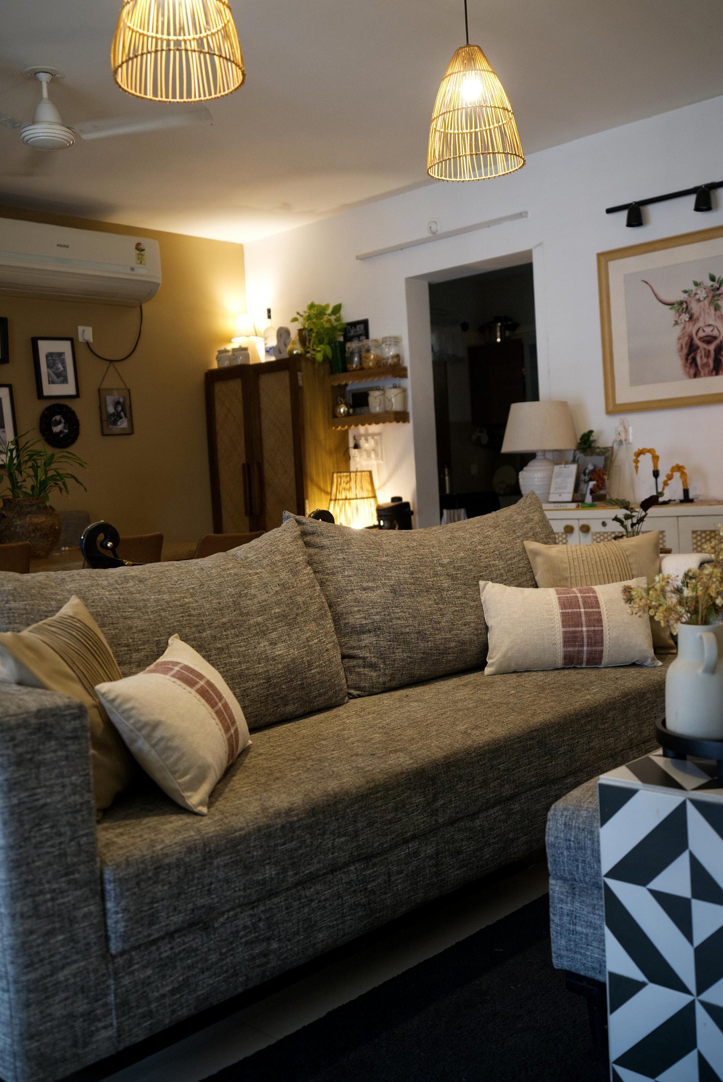 The Oak and Linen Cushion set